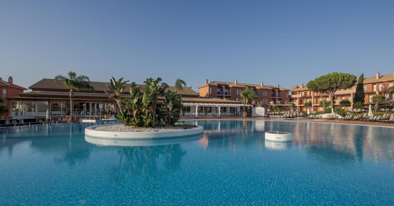 Ilunion Sancti Petri Aparthotel Chiclana de la Frontera Exteriör bild