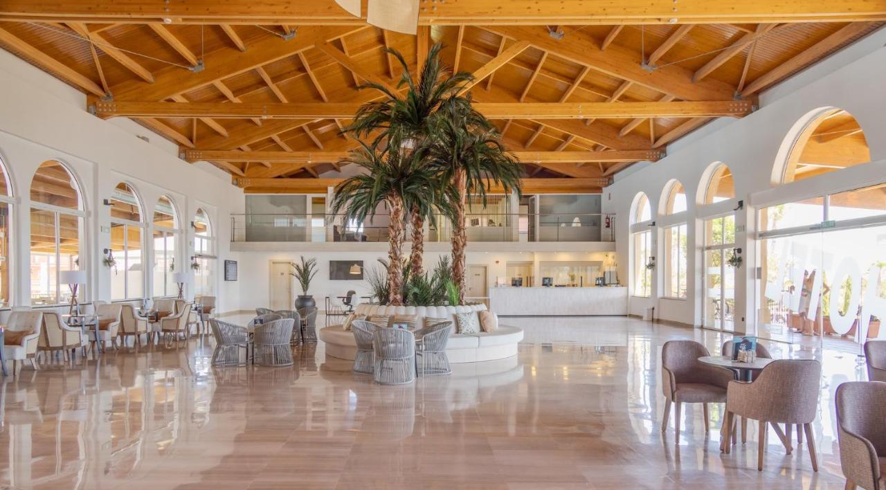 Ilunion Sancti Petri Aparthotel Chiclana de la Frontera Exteriör bild