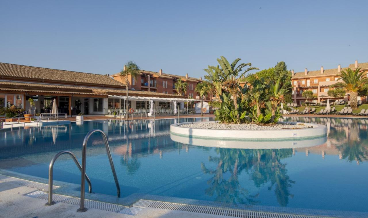 Ilunion Sancti Petri Aparthotel Chiclana de la Frontera Exteriör bild